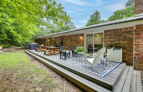 Beaver Lake Getaway with 2 Decks, Grill, and Views! - Foto 23