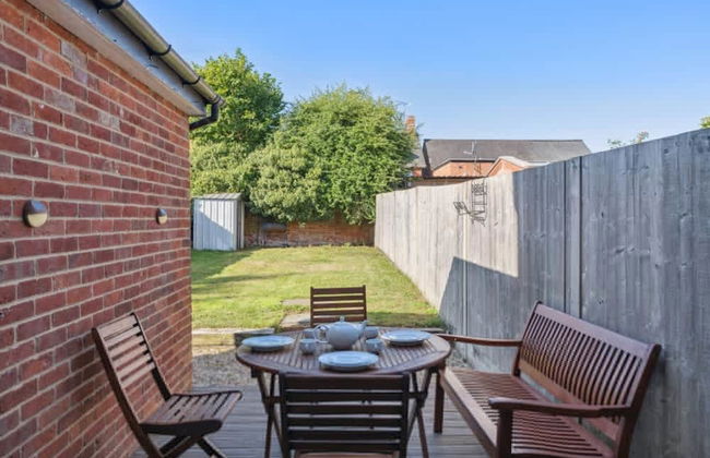 Fern House - Cosy 3 Bedroom House With Garden - Photo 9