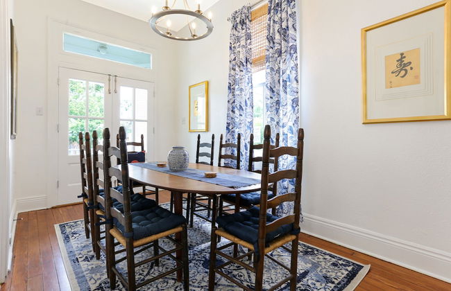 Uptown Spacious 4BD w Historic Charm - Foto 15