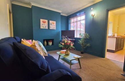 Paget Cottage a cosy and comfy 2 bedroom cottage with parking to the rear and a short drive from Cannock town centre - Foto 28