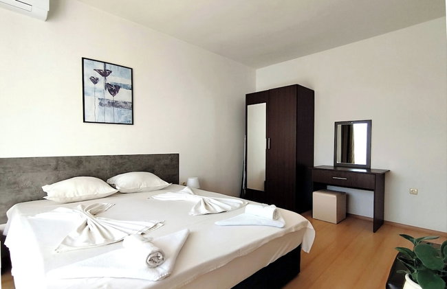 New Line Village Apartments, up to 4 Guests - Foto 4