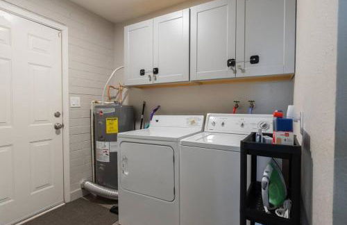 Spacious 2BR Condo, Steps to Downtown Gilbert, King Bed & Laundry - Foto 17