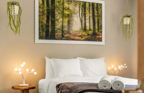 Spacious Comfort in Scenic Monument - Foto 39