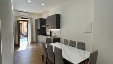 Casa Bedda - INTERA CASA CON 3 CAMERE CON BAGNO PRIVATO, ARIA CONDIZIONATA E NO ZTL/ENTIRE APARTMENT WITH 3 BEDROOMS WITH PRIVATE BATHROOM, AIRCON AND NO LTZ - Foto 3