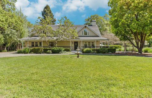 Charming 4BR Wine Country Getaway with Spa & Firepit - Foto 54