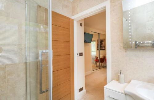 BRANTLEA Detached 4 Bed Home, Hot Tub, Lake View, Parking, Pet Friendly - Foto 20