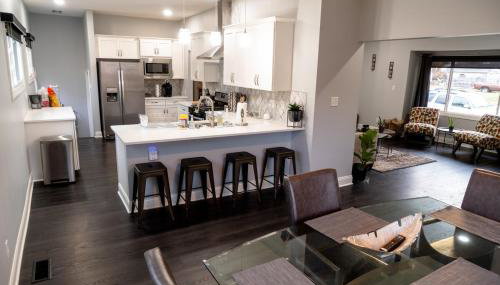 Modern 3BDRM, Renovated, Spacious & Central - Foto 3