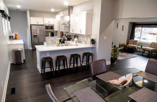 Modern 3BDRM, Renovated, Spacious & Central - Foto 3