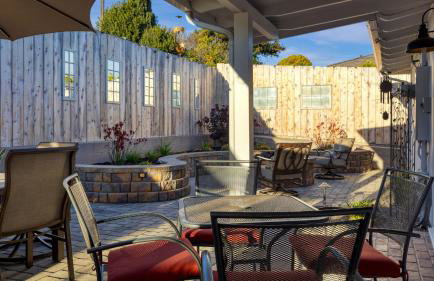 Coastal Retreat with Hot Tub Ocean Views Backyard Fun Newport Oasis by AvantStay - Foto 32