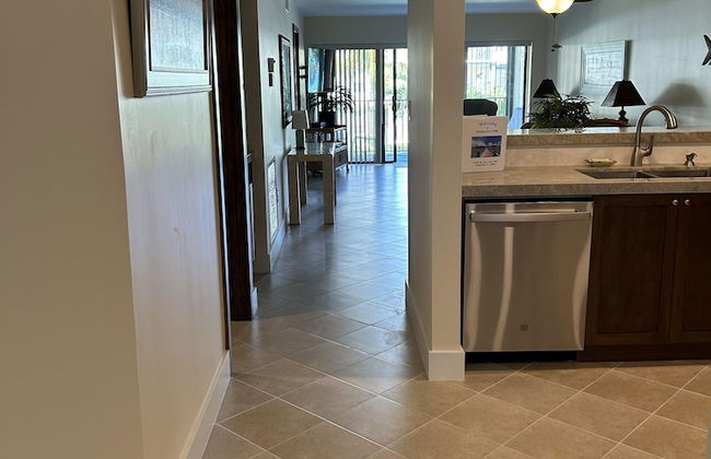 Gorgeous 2 bedroom condo with panoramic views of the Atlantic Ocean. 2 Condo by RedAwning - Photo 8