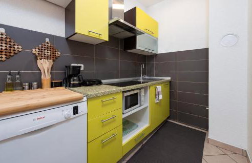 Awesome Apartment In Lukovo Sugarje - Foto 7