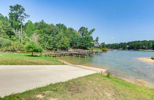 New 3BR Lakefront Home w Dock and Fishing Pond - Foto 28