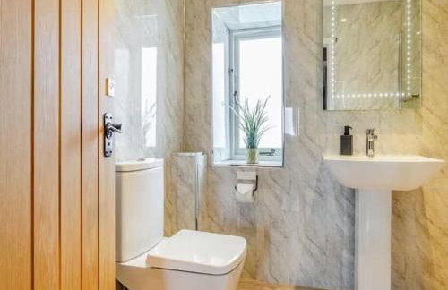 Beautiful Stone Barn with Hot Tub on a Quiet Farm - Foto 11