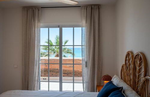 AT148 Frente la playa, jardín privado, vistas mar - Foto 19