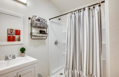 Cozy Montgomery Cottage with Porch, Near Lake Conroe - Foto 14