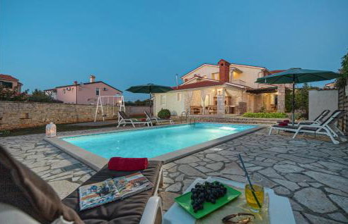 Four-Bedroom Holiday Home In Golubovo - Foto 24