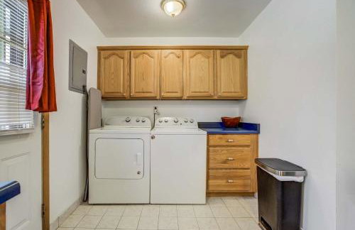 Alder Nest Cozy Retreat w Fire Pit & Workspace - Foto 22