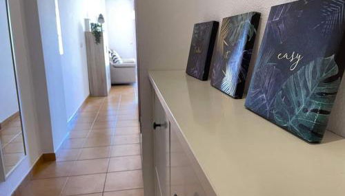 South facing 1 bed apartment, near beach - Photo 2