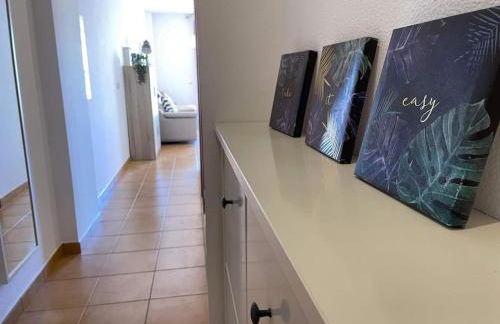 South facing 1 bed apartment, near beach - Photo 2