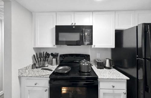 Addison Apartment with Free Parking Pool Gym - Foto 4