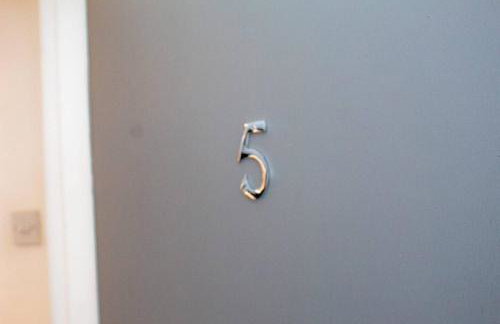 Spacious Large Group House Near NEC and Airport - Foto 40