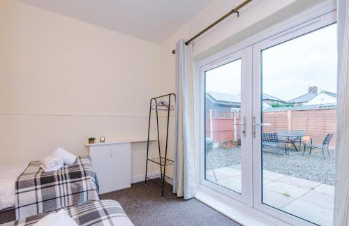 2 Bedroom Home Sleeps 4 Ideal for Long Stays and Business Trips - Foto 18