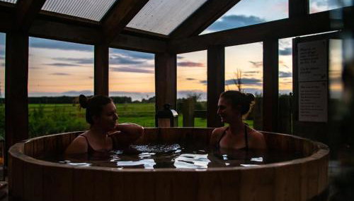 Large Country Cottage, Sleeps 8 - Spa Facilities, Garden Bar, Catering Services, Free Parking, Nature Reserve, Hen Parties - Foto 2