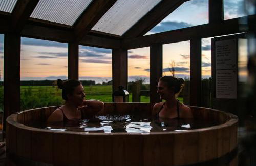 Large Country Cottage, Sleeps 8 - Spa Facilities, Garden Bar, Catering Services, Free Parking, Nature Reserve, Hen Parties - Foto 2