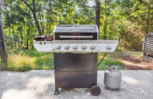 Cabin Bliss - Just 1 Mile from Lake Lanier - Foto 34