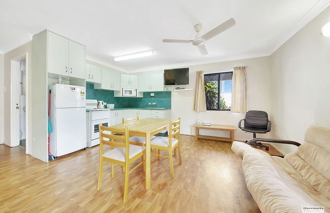 Driftwood On The Beach - Photo 19