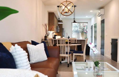 Entire Stunning Townhouse 3br/2.5ba w Parking - Foto 49