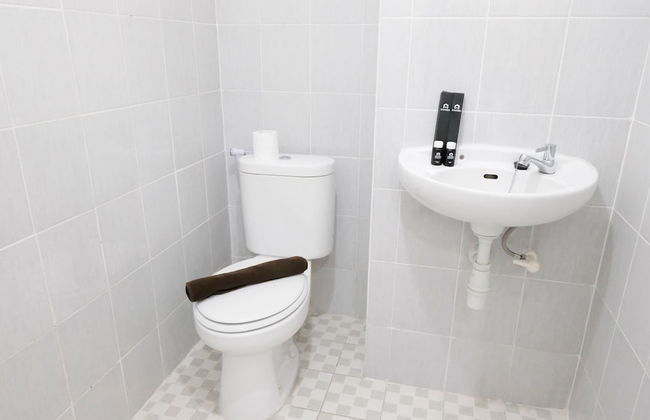 Modern And Homey 2Br At Puncak Kertajaya Apartment - Photo 16