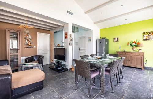 Maison Agréable avec Jardinet - Foto 5