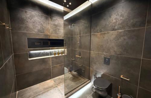 Studio 8 black & Yellow Urban Apartment City Center - Foto 15