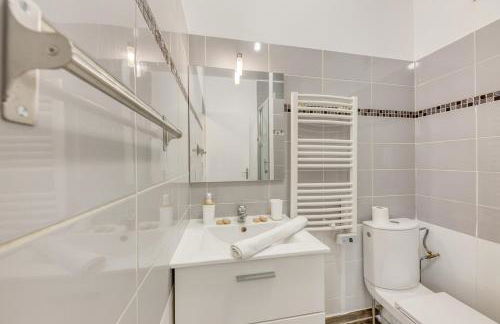 Parking privatif gratuit I Paris, Tram 9mim I RER C15min - Foto 10