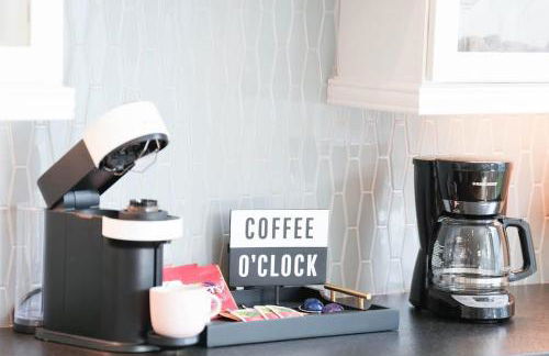 Luxe Townhome Rooftop Hot Tub Parking - Photo 43