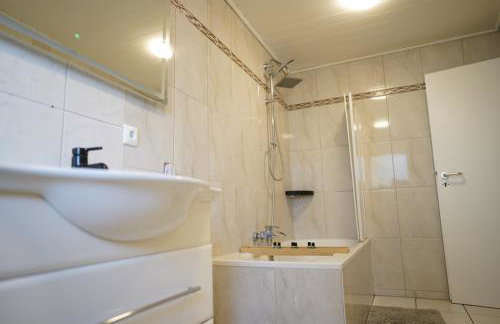 Sehr große Ferienwohnung, Apartment in Kaiserslautern WeHome Classic - Photo 28