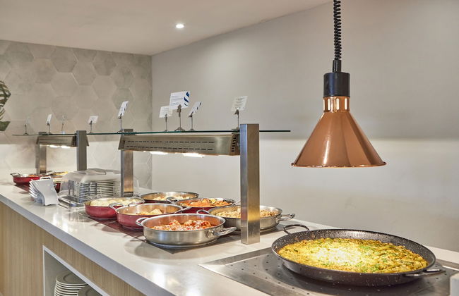 Universal Aparthotel Don Camilo - Photo 42