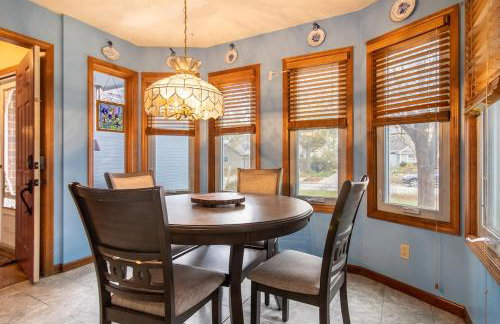 Sleeps 12! Main Level Primary Suite-Beautiful Backyard Oasis - Photo 9