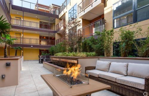 Bright Top Floor-Elevator-Walk Downtown-Laundry - Foto 50