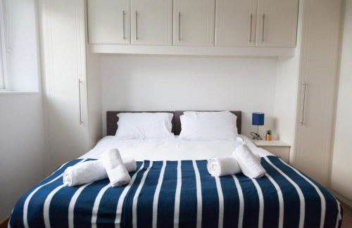 Weekly & Monthly stays in Penthouse for Contractors or Leisure Single or Superking beds available - Foto 18