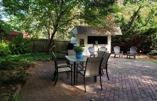 Spacious Antique Charm Home by Leavetown Vacations - Foto 4