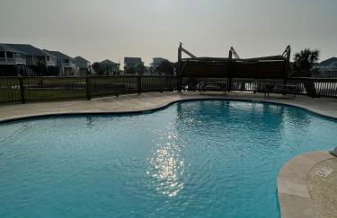 Walk 2 Beach & Huge Pool! Pets Allowed! Salty Sea Dawg - Photo 5