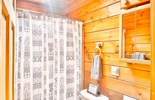 ADK Cabin with Hot Tub, Near Whiteface, Lake Placid, Fire Pit, Game Rm - Foto 24