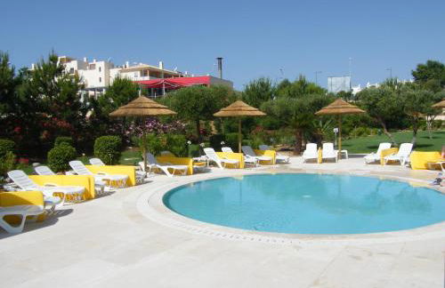 Luxurious first floor apartment with balconies overlooking pool and gardens. - Foto 20