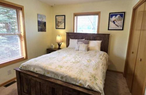 Evergreen Ranch Family Vacation Home, Sleeps 8, Private Hot Tub - Foto 14