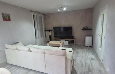 Chambre neuve dans un appartement partagé à 10 minutes du circuit - Foto 1