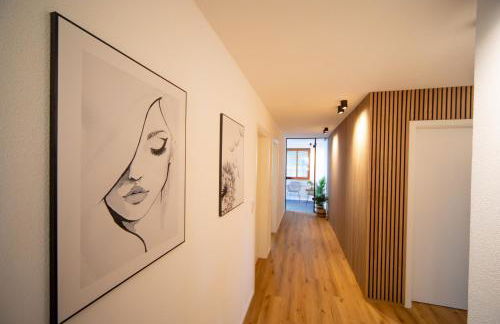 P-Hosting Modernes Apartment zwischen Ravensburg und dem Altdörferwald, 110qm, Familienfreundlich, Separater Eingang, Kaffeevollautomat, Bäcker und Pizzeria 15 Meter, Spielplatz 50 Meter, 20 Km zum Bodensee, 30Km in die Berge - Photo 7