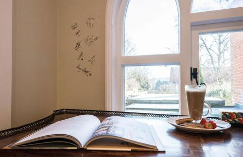 The Book Nook, Woodbridge - Foto 28