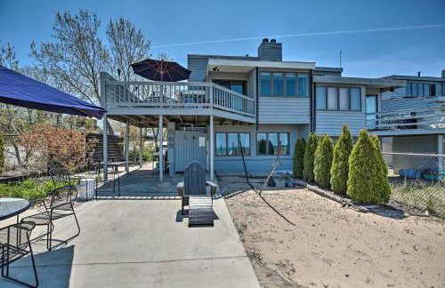 Lakefront Family Retreat with Grill Steps to Beach! - Foto 28